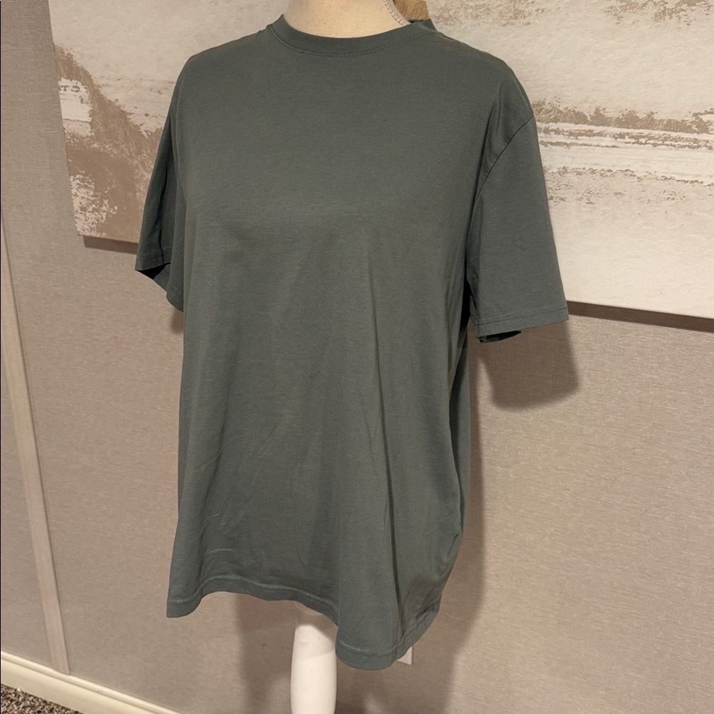 H&M Green T-Shirt size Large